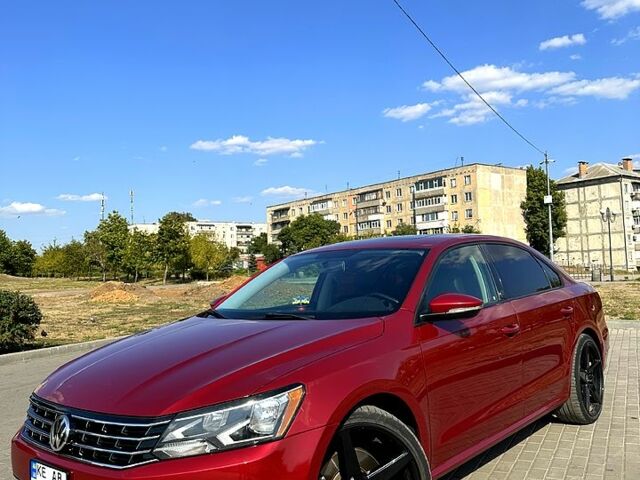 Красный Фольксваген Пассат, объемом двигателя 2 л и пробегом 170 тыс. км за 13500 $, фото 1 на Automoto.ua