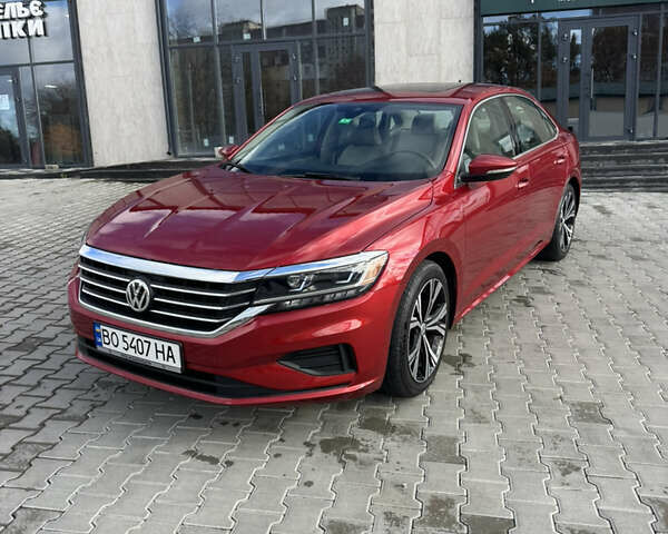 Красный Фольксваген Пассат, объемом двигателя 1.98 л и пробегом 70 тыс. км за 22800 $, фото 1 на Automoto.ua