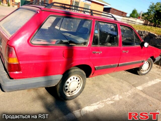 Красный Фольксваген Пассат, объемом двигателя 1.6 л и пробегом 0 тыс. км за 1550 $, фото 1 на Automoto.ua