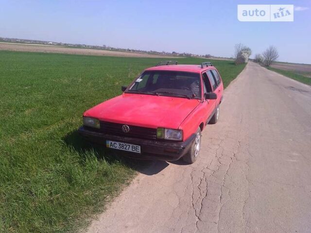 Красный Фольксваген Пассат, объемом двигателя 1.6 л и пробегом 400 тыс. км за 458 $, фото 1 на Automoto.ua