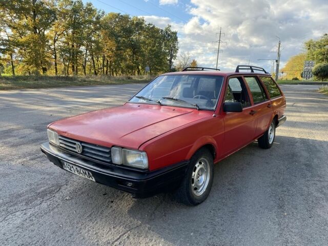 Красный Фольксваген Пассат, объемом двигателя 1.6 л и пробегом 3 тыс. км за 650 $, фото 1 на Automoto.ua