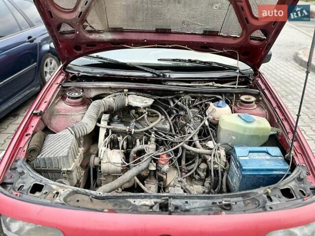 Червоний Фольксваген Пассат, об'ємом двигуна 1.8 л та пробігом 440 тис. км за 1180 $, фото 1 на Automoto.ua