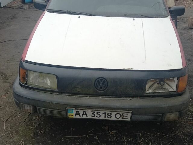 Красный Фольксваген Пассат, объемом двигателя 1.8 л и пробегом 500 тыс. км за 400 $, фото 1 на Automoto.ua