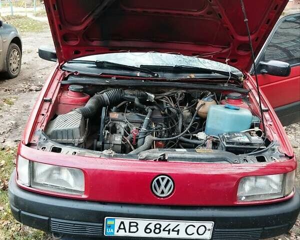 Красный Фольксваген Пассат, объемом двигателя 1.78 л и пробегом 431 тыс. км за 1600 $, фото 1 на Automoto.ua