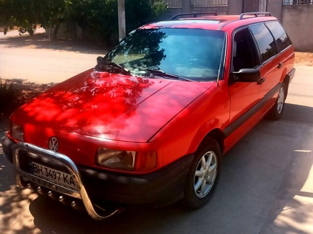 Красный Фольксваген Пассат, объемом двигателя 2 л и пробегом 0 тыс. км за 1800 $, фото 1 на Automoto.ua