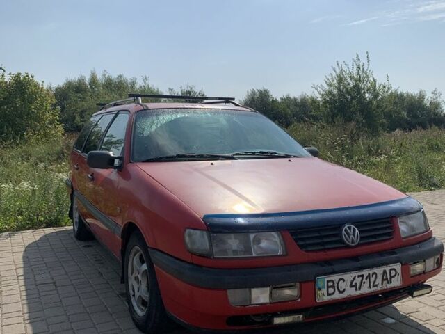 Красный Фольксваген Пассат, объемом двигателя 1.8 л и пробегом 529 тыс. км за 1850 $, фото 1 на Automoto.ua