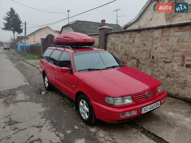 Красный Фольксваген Пассат, объемом двигателя 1.8 л и пробегом 30 тыс. км за 2900 $, фото 1 на Automoto.ua