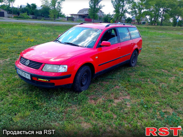 Красный Фольксваген Пассат, объемом двигателя 1.8 л и пробегом 397 тыс. км за 3100 $, фото 1 на Automoto.ua