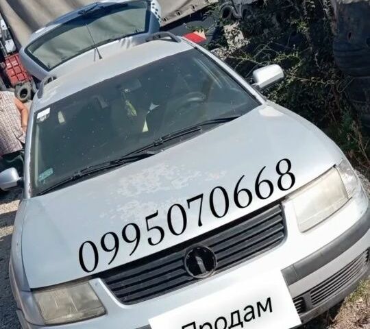 Червоний Фольксваген Пассат, об'ємом двигуна 1.8 л та пробігом 400 тис. км за 800 $, фото 1 на Automoto.ua