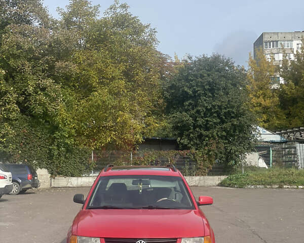 Красный Фольксваген Пассат, объемом двигателя 1.9 л и пробегом 380 тыс. км за 2700 $, фото 1 на Automoto.ua