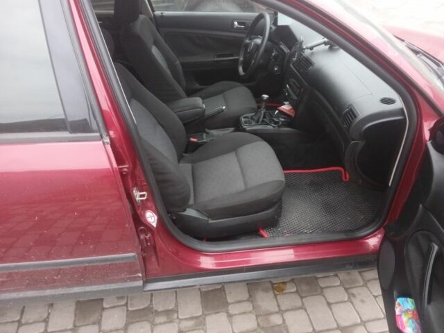 Красный Фольксваген Пассат, объемом двигателя 2 л и пробегом 360 тыс. км за 1800 $, фото 1 на Automoto.ua