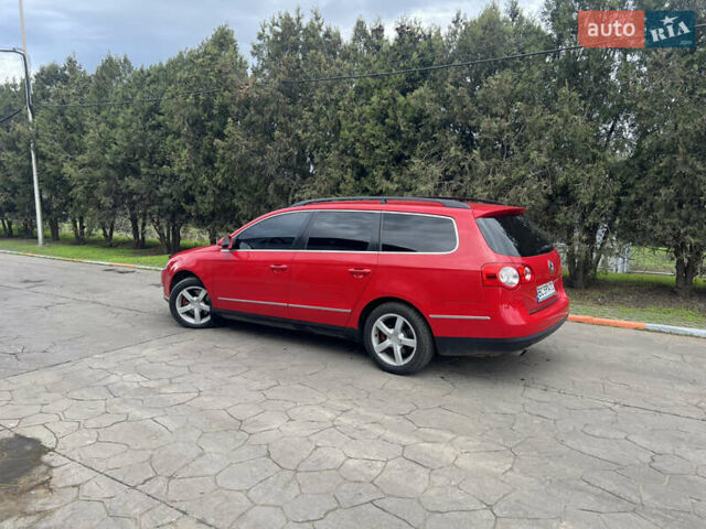 Красный Фольксваген Пассат, объемом двигателя 1.6 л и пробегом 290 тыс. км за 5000 $, фото 1 на Automoto.ua