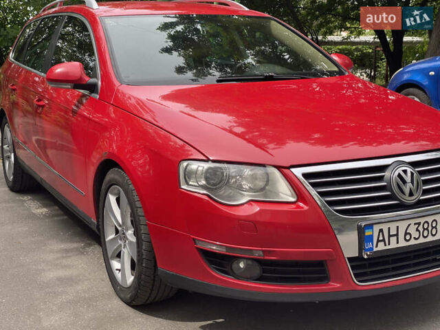 Красный Фольксваген Пассат, объемом двигателя 2 л и пробегом 290 тыс. км за 6500 $, фото 1 на Automoto.ua