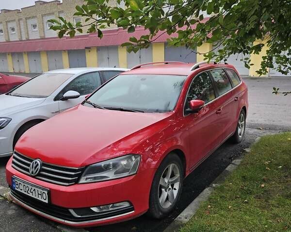 Красный Фольксваген Пассат, объемом двигателя 2 л и пробегом 176 тыс. км за 12100 $, фото 1 на Automoto.ua