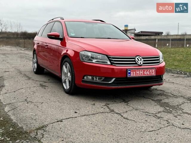 Красный Фольксваген Пассат, объемом двигателя 2 л и пробегом 225 тыс. км за 9250 $, фото 1 на Automoto.ua