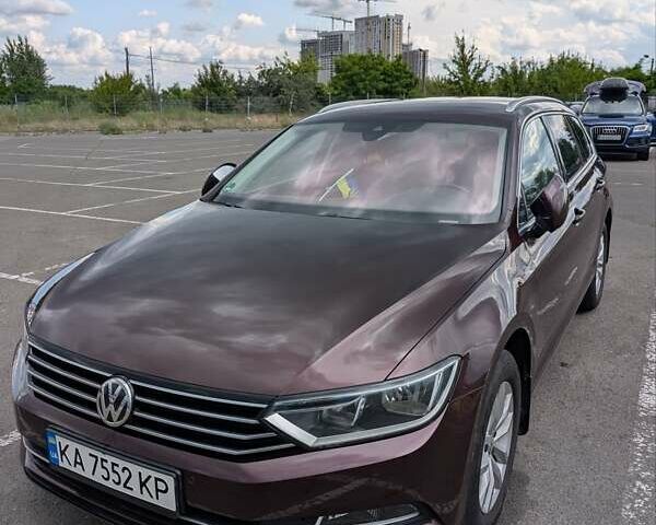 Красный Фольксваген Пассат, объемом двигателя 1.97 л и пробегом 190 тыс. км за 16999 $, фото 1 на Automoto.ua