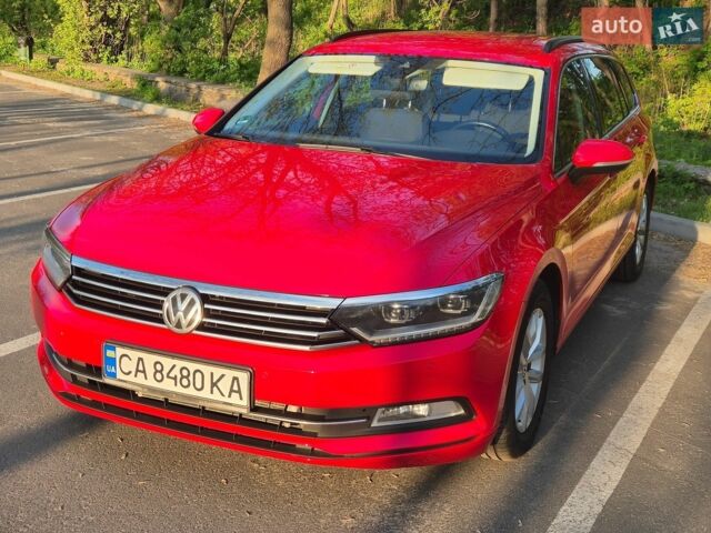 Красный Фольксваген Пассат, объемом двигателя 1.97 л и пробегом 302 тыс. км за 14553 $, фото 1 на Automoto.ua