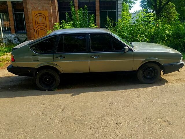 Фольксваген Пассат, объемом двигателя 1.8 л и пробегом 400 тыс. км за 750 $, фото 1 на Automoto.ua