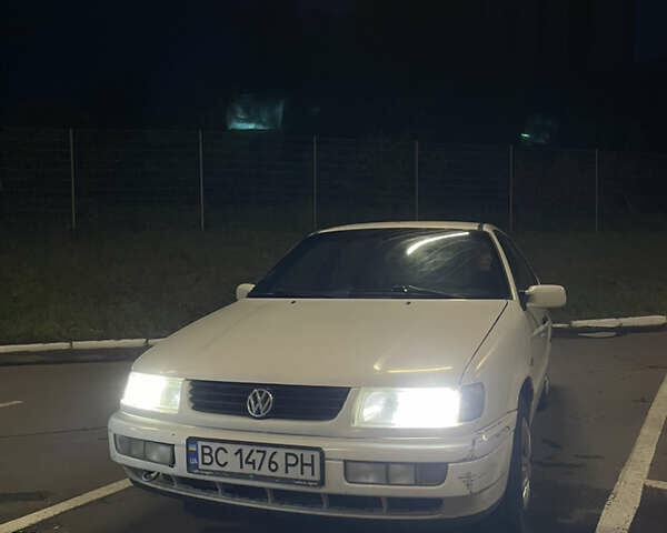 Фольксваген Пассат, объемом двигателя 1.8 л и пробегом 405 тыс. км за 2000 $, фото 1 на Automoto.ua