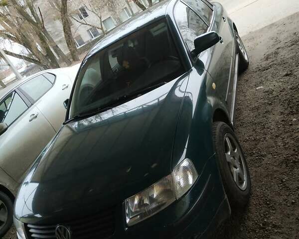 Фольксваген Пассат, объемом двигателя 1.6 л и пробегом 422 тыс. км за 4000 $, фото 1 на Automoto.ua