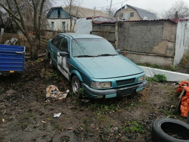 Фольксваген Пассат, об'ємом двигуна 2 л та пробігом 300 тис. км за 600 $, фото 1 на Automoto.ua