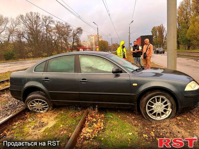 Фольксваген Пассат, объемом двигателя 1.8 л и пробегом 1 тыс. км за 2500 $, фото 1 на Automoto.ua