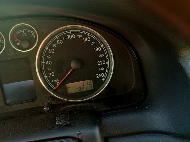 Фольксваген Пассат, об'ємом двигуна 1.6 л та пробігом 182 тис. км за 5300 $, фото 1 на Automoto.ua