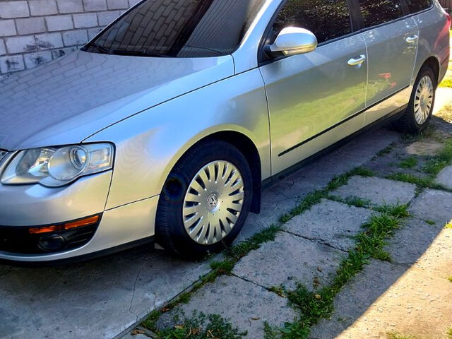 Фольксваген Пассат, объемом двигателя 1.6 л и пробегом 0 тыс. км за 5400 $, фото 1 на Automoto.ua