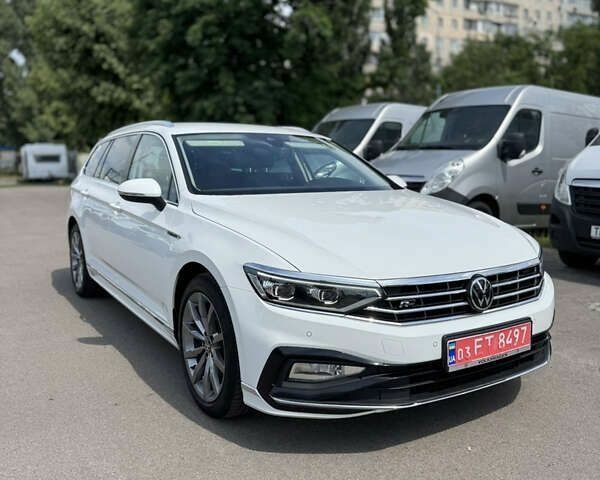Фольксваген Пассат 2021 у Києві на Automoto.ua Фольксваген Пассат, об'ємом двигуна 2 л та пробігом 194 тис. км за 26300 $, фото 1 на Automoto.ua