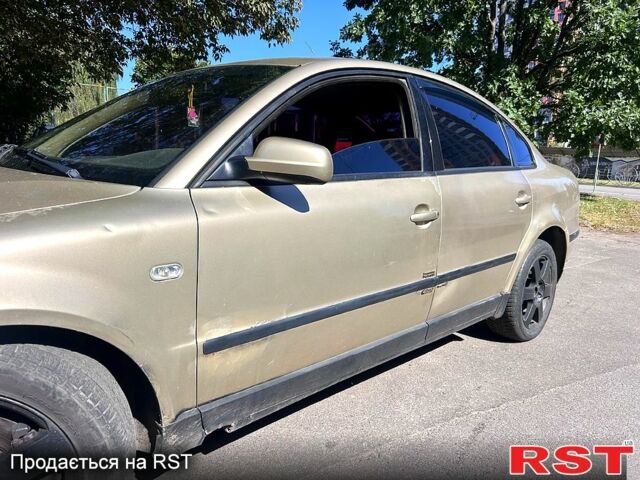 Желтый Фольксваген Пассат, объемом двигателя 1.9 л и пробегом 350 тыс. км за 2700 $, фото 1 на Automoto.ua