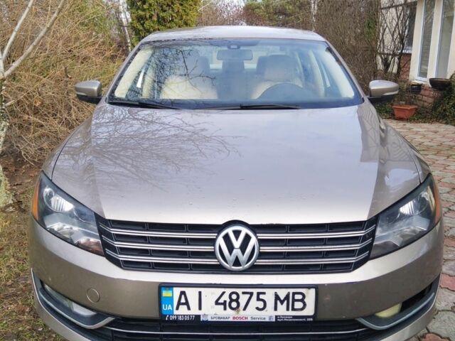 Желтый Фольксваген Пассат, объемом двигателя 1.8 л и пробегом 160 тыс. км за 10500 $, фото 1 на Automoto.ua