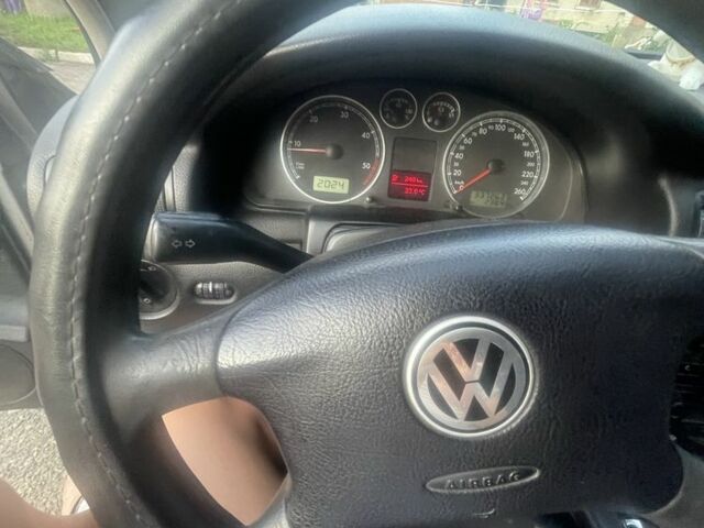 Серый Фольксваген Пассат, объемом двигателя 1.9 л и пробегом 200 тыс. км за 5000 $, фото 1 на Automoto.ua