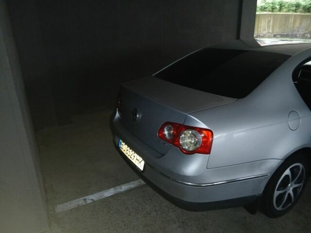 Серый Фольксваген Пассат, объемом двигателя 2 л и пробегом 285 тыс. км за 5500 $, фото 1 на Automoto.ua