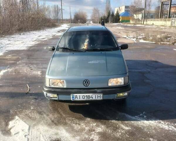 Серый Фольксваген Пассат, объемом двигателя 1.78 л и пробегом 300 тыс. км за 1600 $, фото 1 на Automoto.ua
