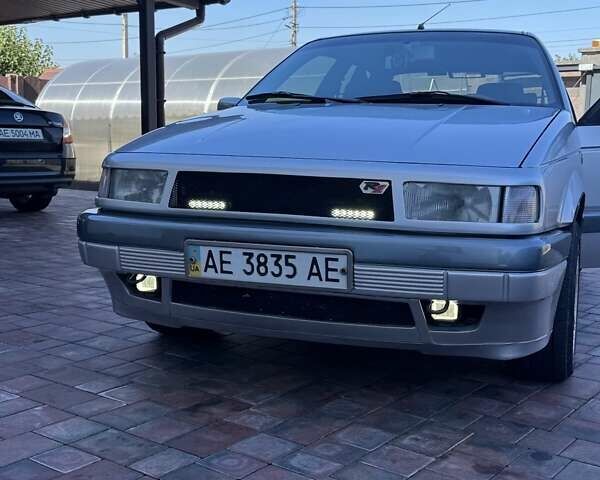 Серый Фольксваген Пассат, объемом двигателя 1.8 л и пробегом 500 тыс. км за 3500 $, фото 1 на Automoto.ua