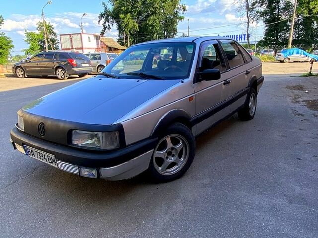 Серый Фольксваген Пассат, объемом двигателя 1.8 л и пробегом 340 тыс. км за 1200 $, фото 1 на Automoto.ua