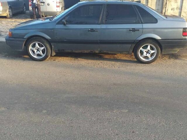 Серый Фольксваген Пассат, объемом двигателя 1.8 л и пробегом 500 тыс. км за 1300 $, фото 1 на Automoto.ua