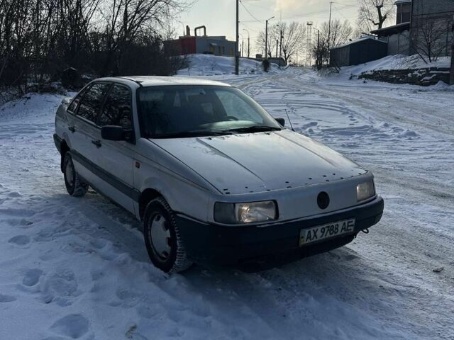 Серый Фольксваген Пассат, объемом двигателя 1.6 л и пробегом 300 тыс. км за 1150 $, фото 1 на Automoto.ua