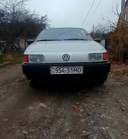 Серый Фольксваген Пассат, объемом двигателя 1.8 л и пробегом 411 тыс. км за 1400 $, фото 1 на Automoto.ua