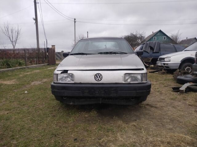 Серый Фольксваген Пассат, объемом двигателя 0 л и пробегом 500 тыс. км за 400 $, фото 1 на Automoto.ua