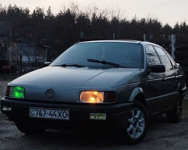 Сірий Фольксваген Пассат, об'ємом двигуна 1.6 л та пробігом 400 тис. км за 1600 $, фото 1 на Automoto.ua