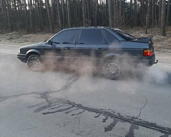 Серый Фольксваген Пассат, объемом двигателя 1.8 л и пробегом 968 тыс. км за 2300 $, фото 1 на Automoto.ua