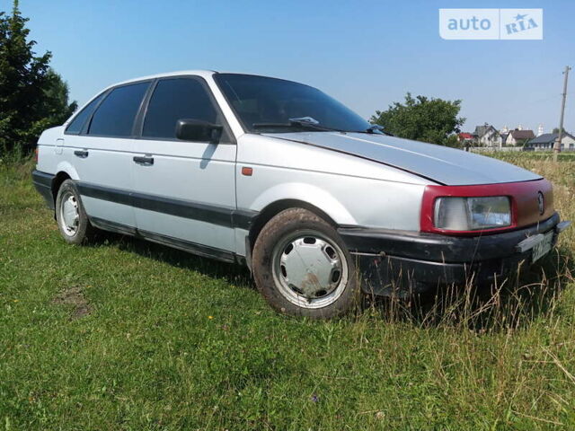 Серый Фольксваген Пассат, объемом двигателя 1.6 л и пробегом 420 тыс. км за 1450 $, фото 1 на Automoto.ua