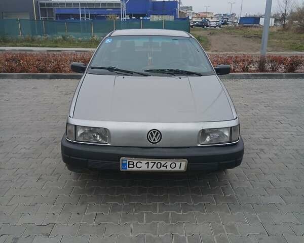 Серый Фольксваген Пассат, объемом двигателя 1.78 л и пробегом 395 тыс. км за 1499 $, фото 1 на Automoto.ua