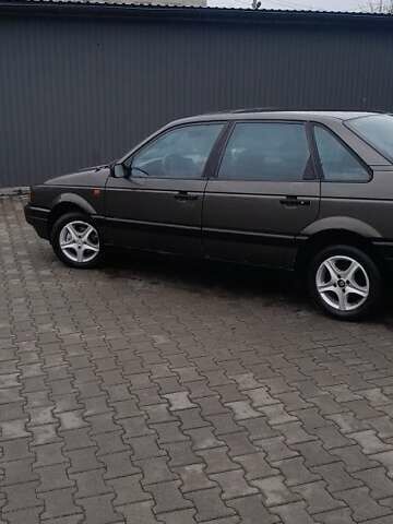 Сірий Фольксваген Пассат, об'ємом двигуна 1.8 л та пробігом 500 тис. км за 1250 $, фото 1 на Automoto.ua