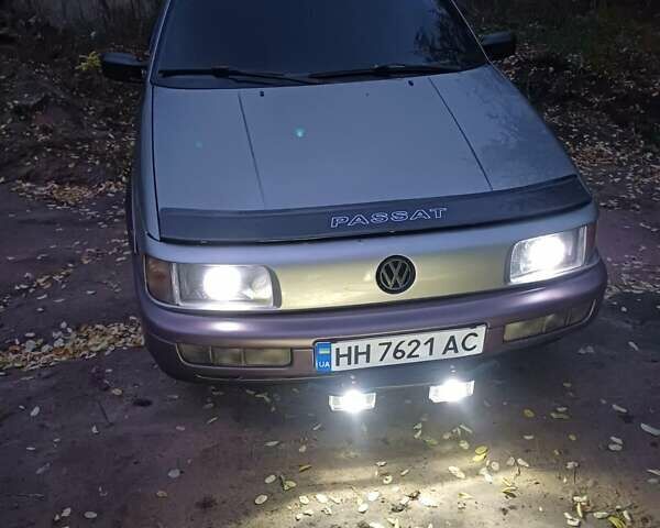 Серый Фольксваген Пассат, объемом двигателя 1.98 л и пробегом 353 тыс. км за 2600 $, фото 1 на Automoto.ua