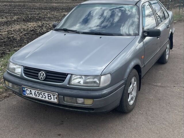 Сірий Фольксваген Пассат, об'ємом двигуна 1.8 л та пробігом 468 тис. км за 2500 $, фото 1 на Automoto.ua