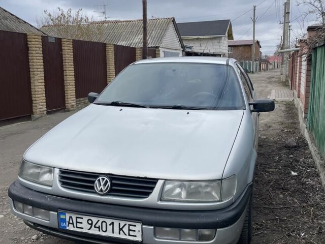 Серый Фольксваген Пассат, объемом двигателя 1.8 л и пробегом 441 тыс. км за 2700 $, фото 1 на Automoto.ua