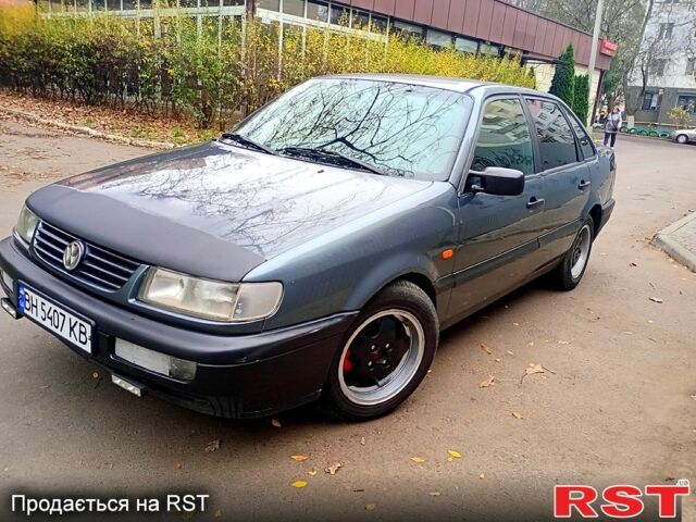 Серый Фольксваген Пассат, объемом двигателя 1.6 л и пробегом 0 тыс. км за 1600 $, фото 1 на Automoto.ua