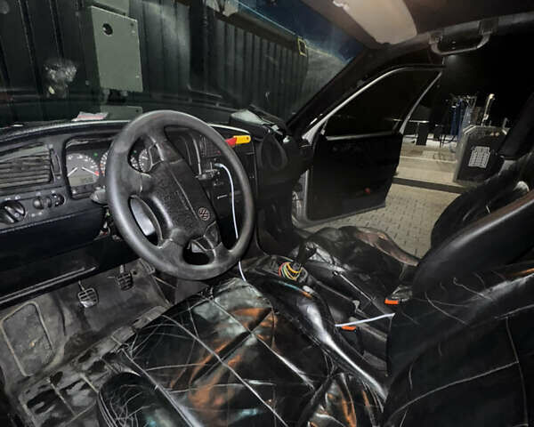 Серый Фольксваген Пассат, объемом двигателя 2 л и пробегом 270 тыс. км за 1500 $, фото 1 на Automoto.ua